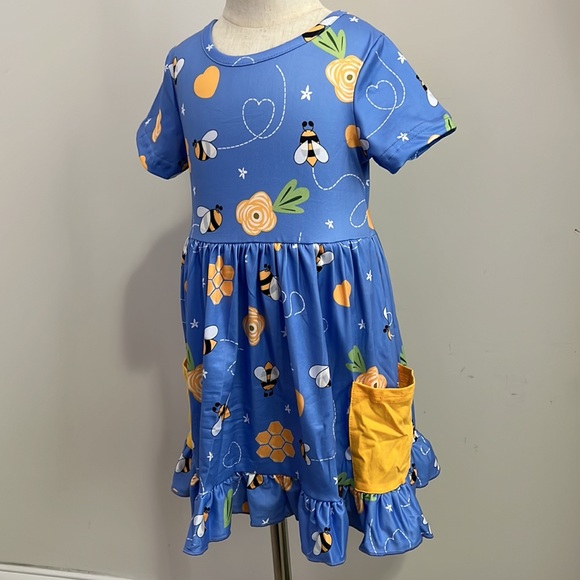 Bee Ruffle Dress - Picture 6 of 7